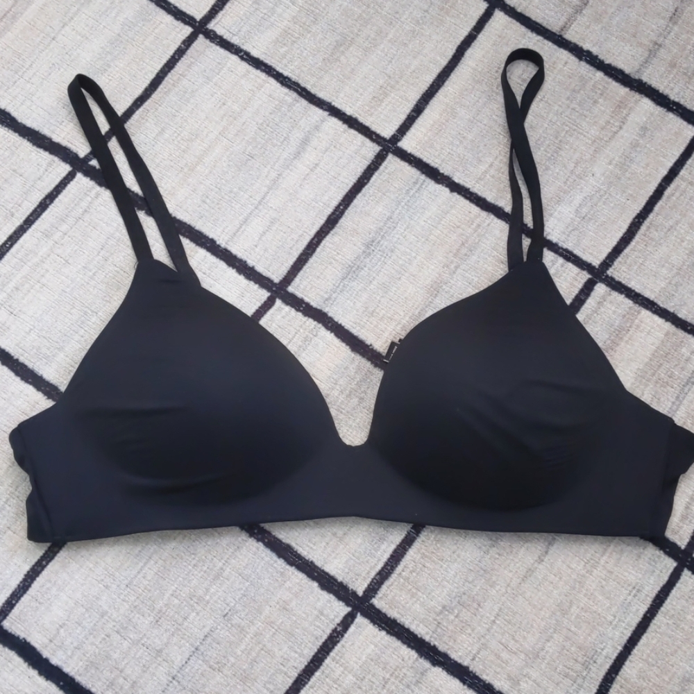 VICTORIA'S SECRET wireless bra